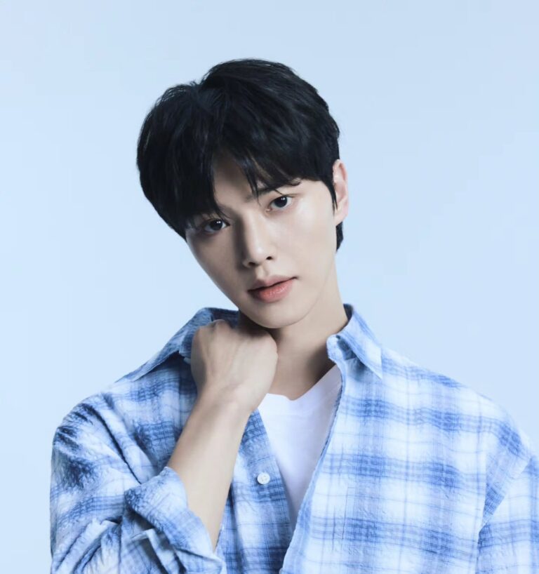 Profil Song Kang 2026