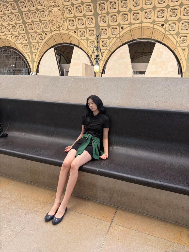 Ahn Yu-jin IVE di Paris
